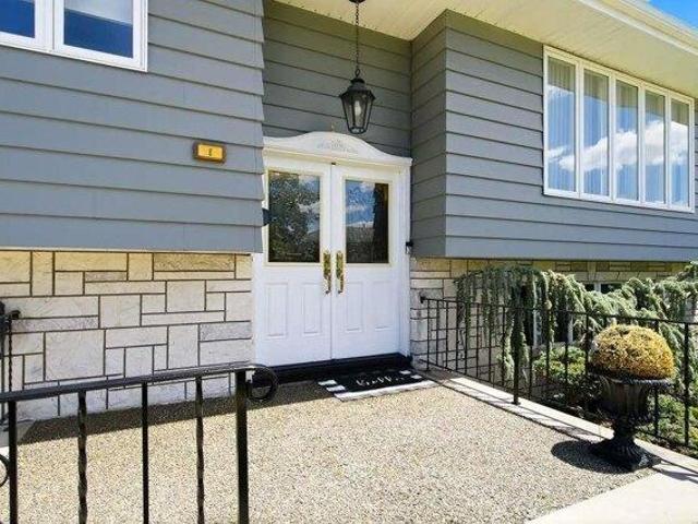 House for sale in Little Ferry, New Jersey