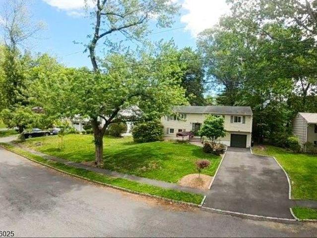 House for sale in Livingston, New Jersey