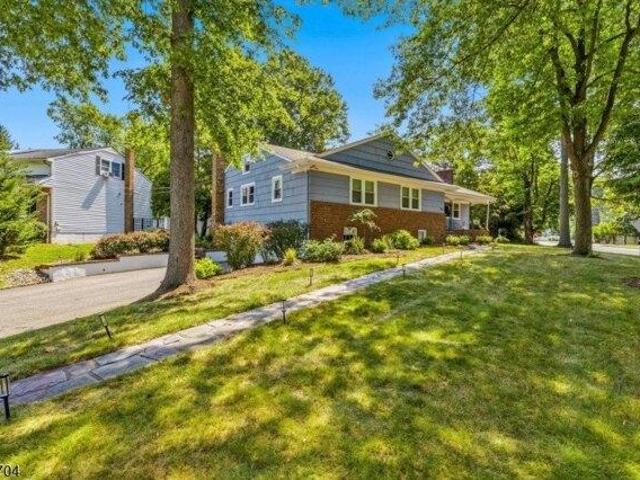 House for sale in Livingston, New Jersey