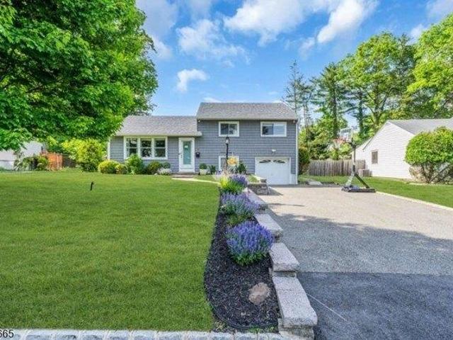 House for sale in Livingston, New Jersey