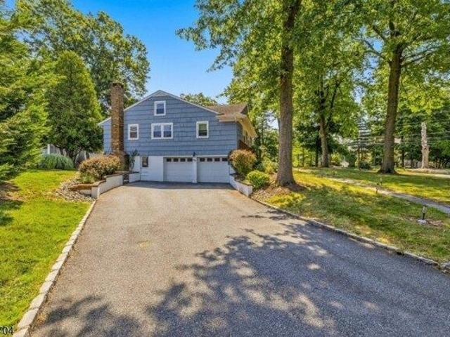 House for sale in Livingston, New Jersey