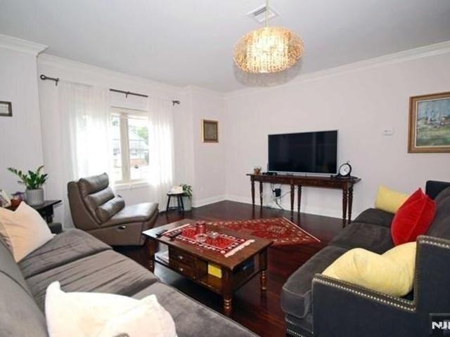 House for sale in Lodi, New Jersey