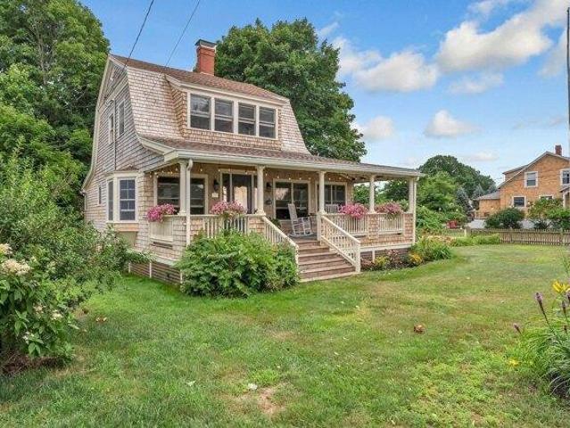 House for sale in Long Island, Maine