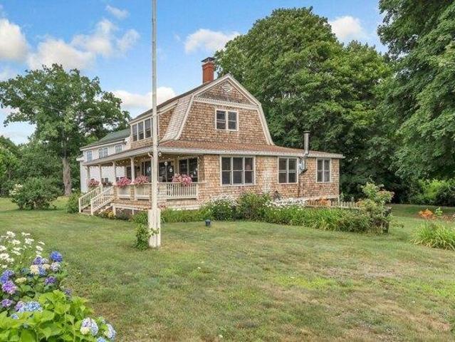 House for sale in Long Island, Maine