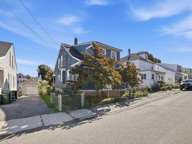 House for sale in Highlands, Lowell