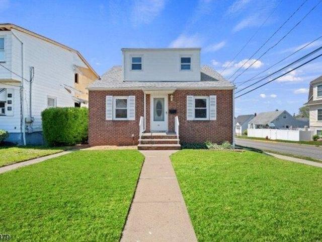 House for sale in Lyndhurst, New Jersey
