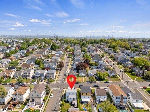 House for sale in Lyndhurst, New Jersey