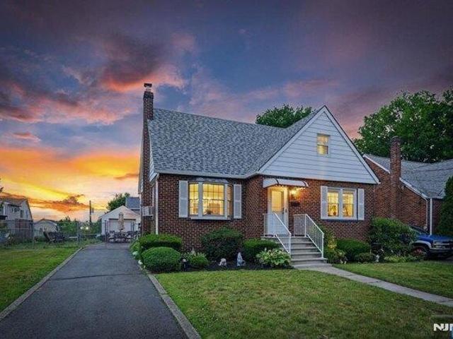 House for sale in Lyndhurst, New Jersey