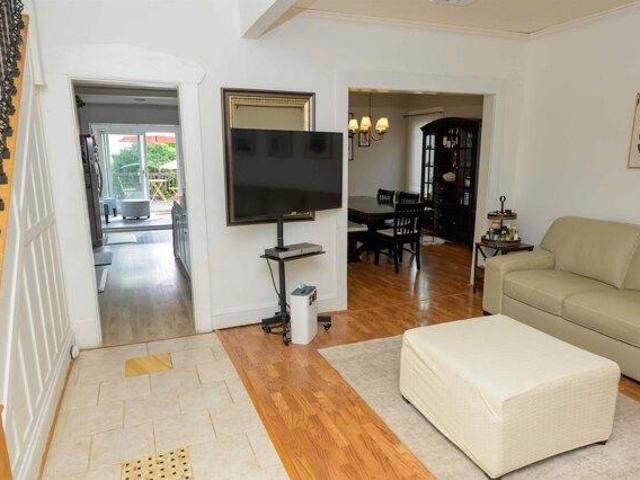 House for sale in Lyndhurst, New Jersey