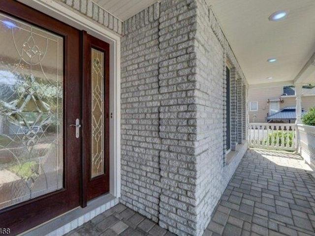 House for sale in Lyndhurst, New Jersey