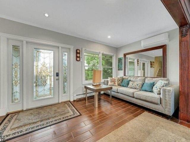 House for sale in Lyndhurst, New Jersey