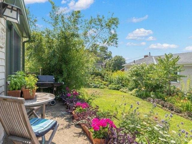 House for sale in Salem Neck, Salem