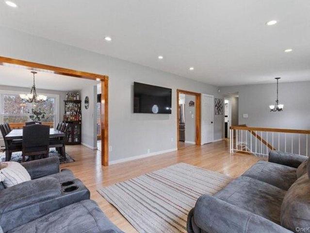 House for sale in Baldwin Place, New York