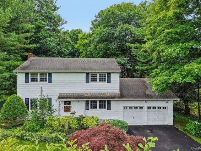 House for sale in Baldwin Place, New York