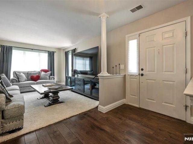 House for sale in Mahwah, New Jersey