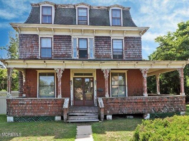 House for sale in Manahawkin, New Jersey
