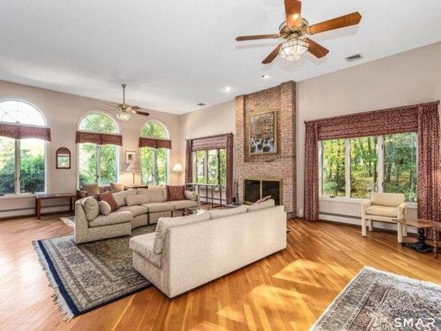House for sale in Manchester, Capitol Planning Region
