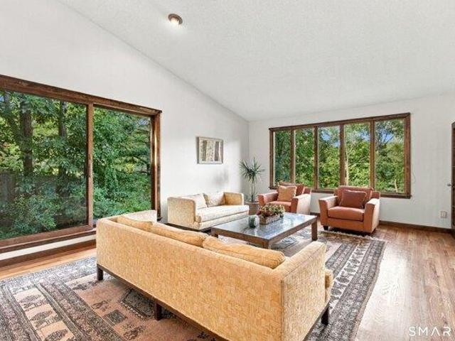 House for sale in Manchester, Capitol Planning Region