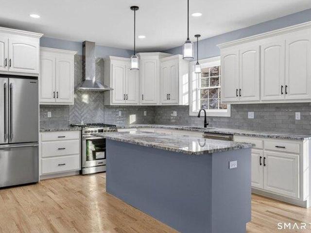 House for sale in Manchester, Capitol Planning Region