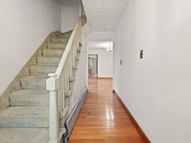 House for sale in Glenwood, Medford