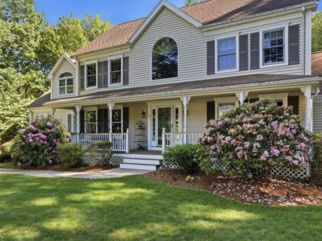 House for sale in Medway, Massachusetts