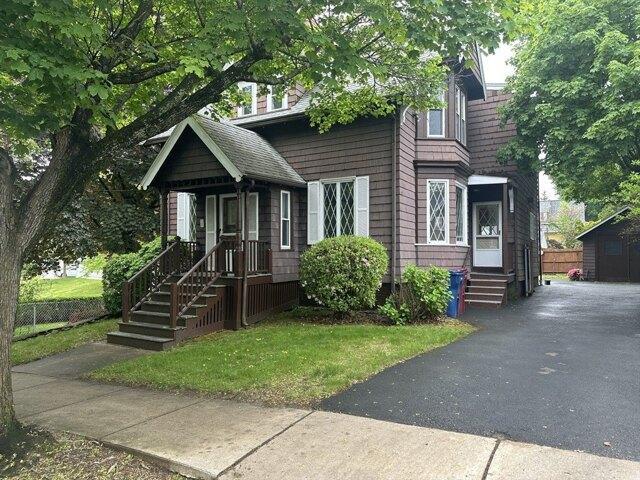 House for sale in Melrose