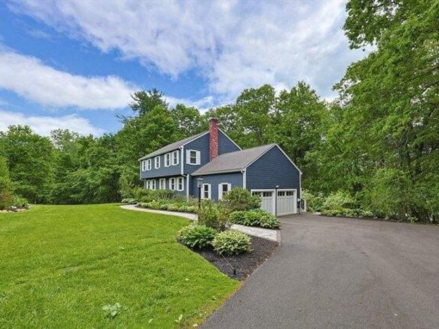 House for sale in Mendon, Massachusetts