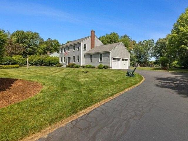 House for sale in Mendon, Massachusetts
