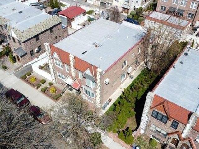 House for sale in Queens, Arverne