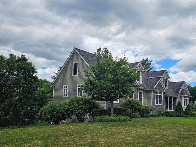 House for sale in Middleton, Essex County