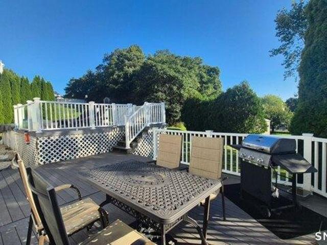 House for sale in Westfield, Middletown