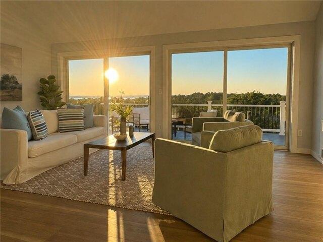 House for sale in Middletown, Newport County