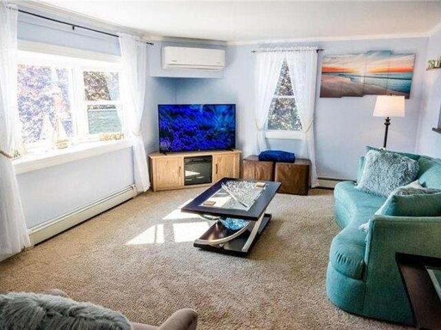 House for sale in Middletown, Newport County