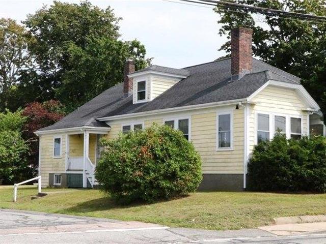 House for sale in Middletown, Newport County