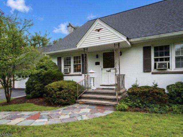 House for sale in Midland Park, New Jersey
