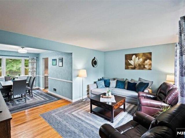 House for sale in Midland Park, New Jersey