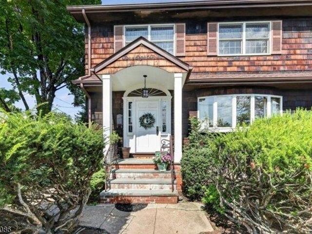 House for sale in Midland Park, New Jersey