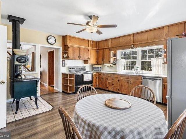 House for sale in Rosenhayn, New Jersey