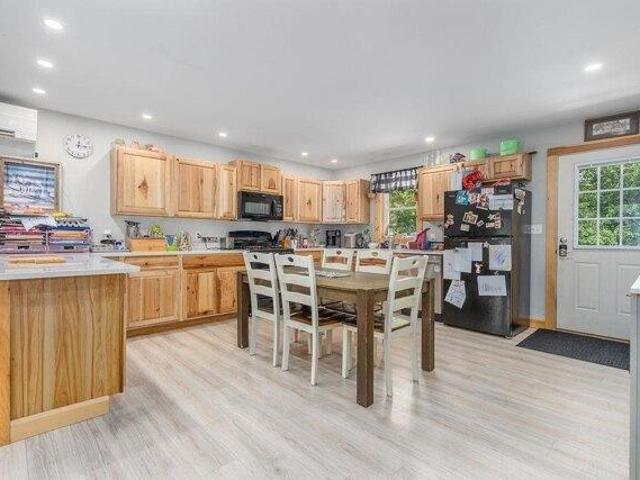 House for sale in Milton, Strafford County