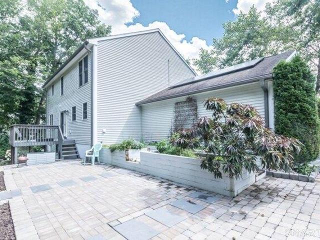 House for sale in Oakdale, Montville
