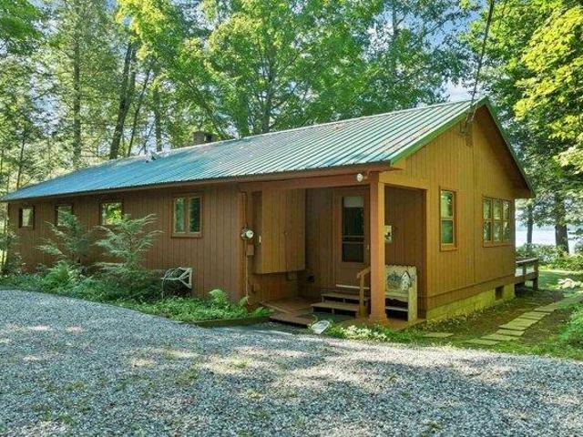 House for sale in Cooks Point, Moultonborough