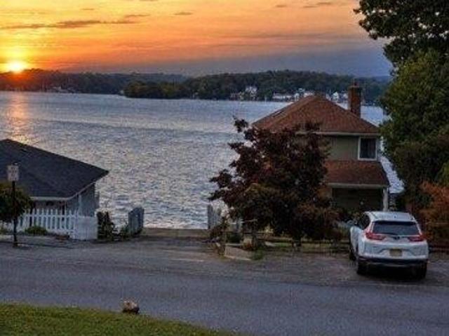 House for sale in Landing, New Jersey