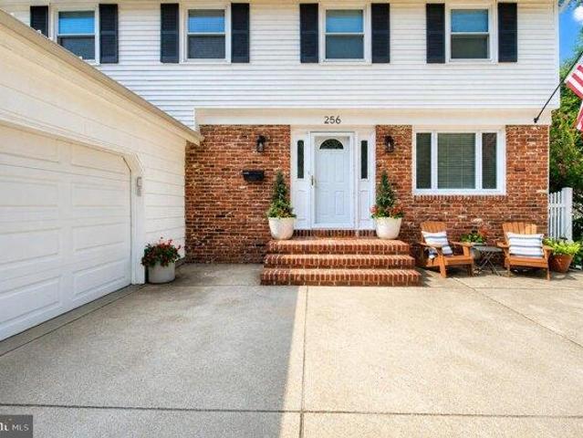 House for sale in Mount Laurel, New Jersey