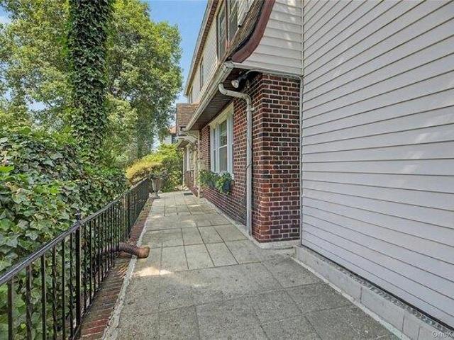 House for sale in Mount Vernon, New York