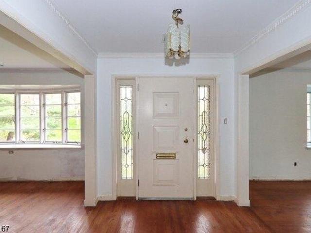 House for sale in Mountainside, New Jersey