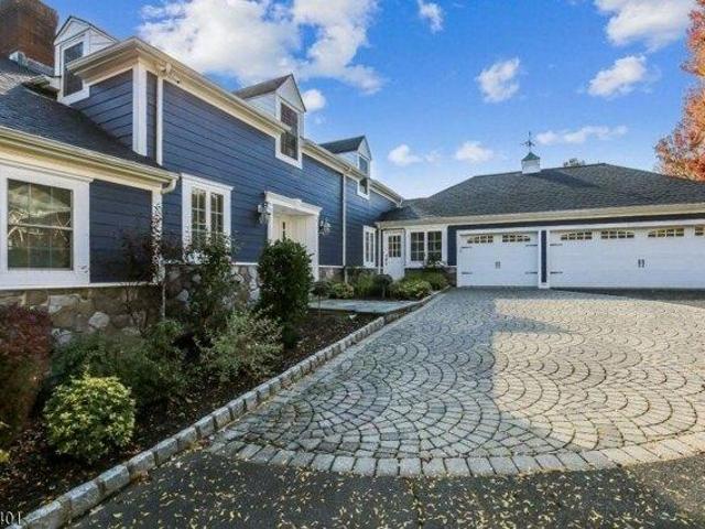 House for sale in Mountainside, New Jersey