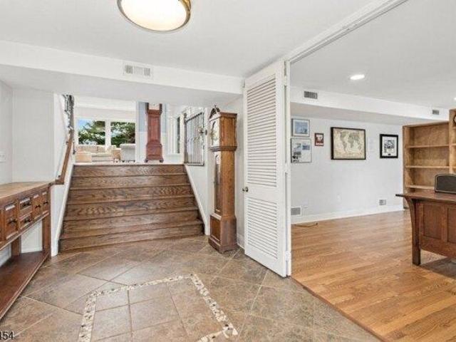 House for sale in Mountainside, New Jersey