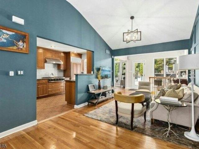 House for sale in Mountainside, New Jersey