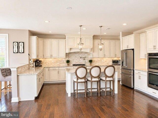House for sale in Estates At Devonshire, Harrison Township