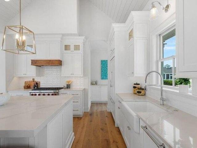House for sale in Water's Edge, Narragansett